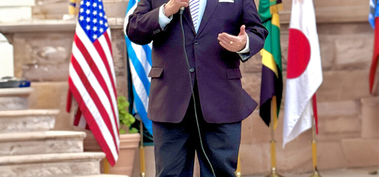 Emb. Eduardo Roldán Acosta