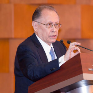 Lic. Fernando Solana Morales †